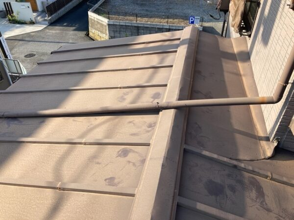 こんな症状が出たら屋根塗装のタイミング