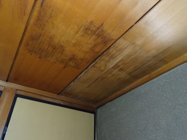 雨漏り補修の様子